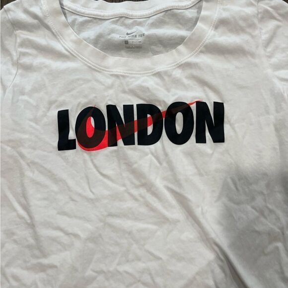 NWOT Nike Women's London T-Shirt White - Size S - Picture 2 of 4